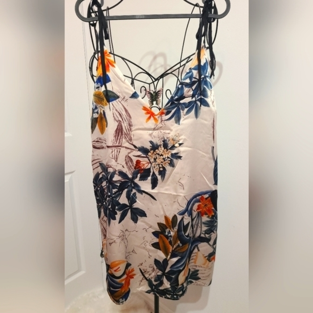 Flower‎ mini slip dress